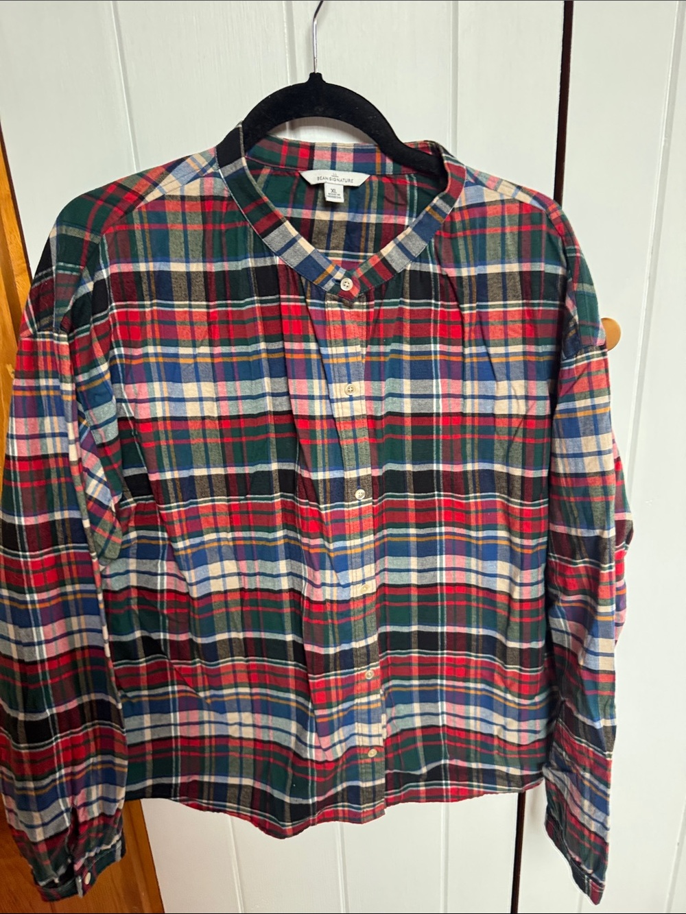 LL Bean Signature Classic Plaid Button-Up Shirt in Red & Green